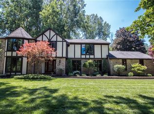 26 Fox Meadow Dr, Buffalo, NY 14221