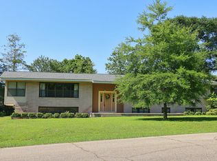 500 Ogilsvie St, Petal, MS 39465