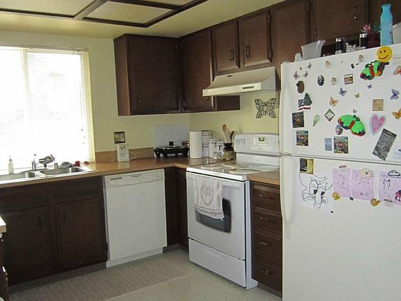 5th image of 2616 146th St E