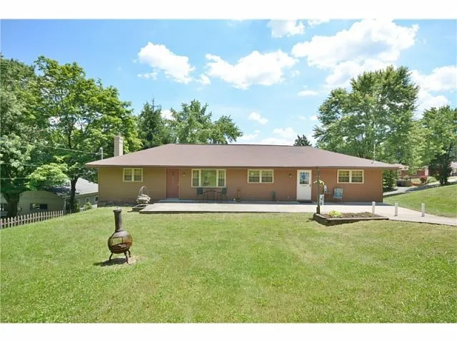 1135 Kings Ln photo 1