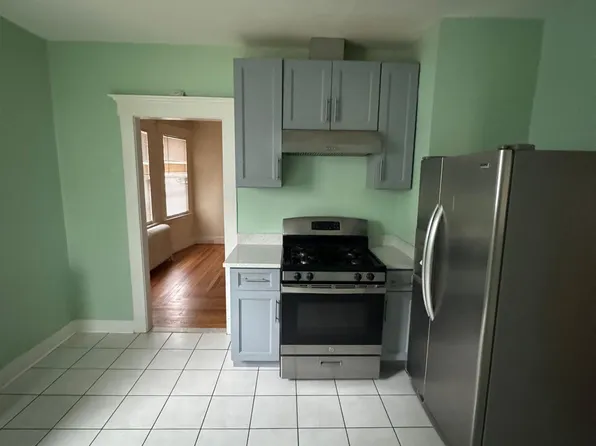 155 Helen St #1, Hamden, CT 06514