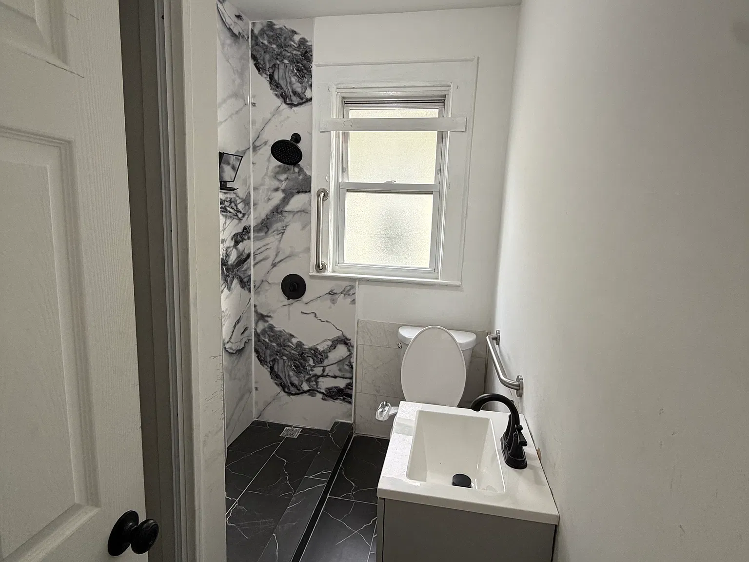 2 bed, $2,000 — Photo 2