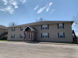 964 School St, Washington, IL 61571