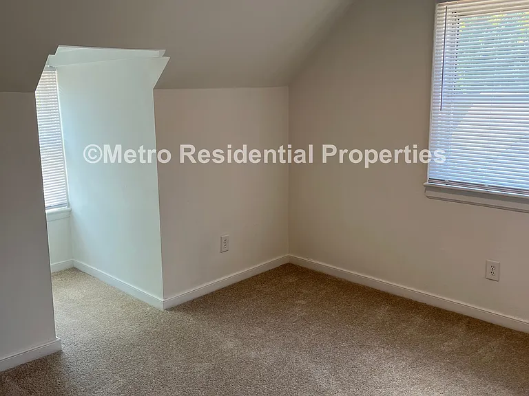 1014 Nelson St — Photo 20