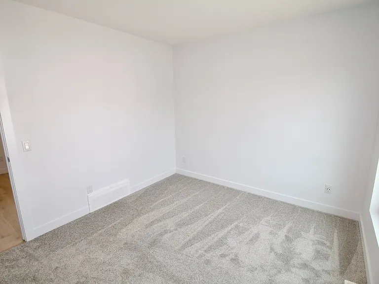 3864GARAGE - 9_05192023