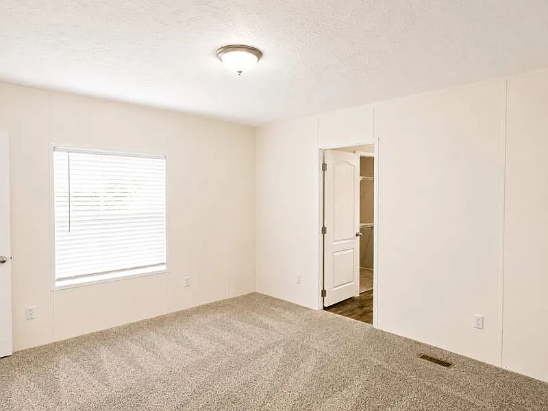 3 bed, 2.0 bath, 1216 sqft, $1,399 — Photo 2