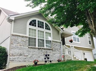 1013 SE Eastridge Dr, Blue Springs, MO 64014