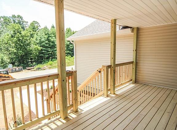 4th image of 231 Northwoods Trl
