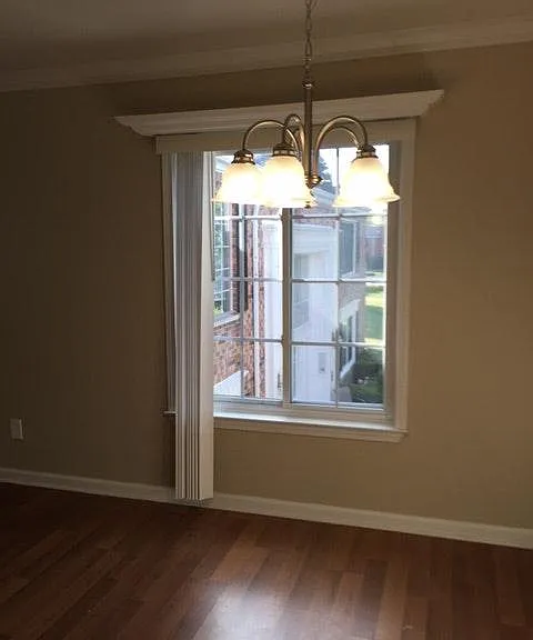 625 E Fox Hills Dr — Photo 12