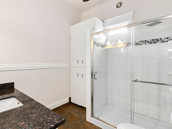 3rd image of 3605 Tacoma Ave S