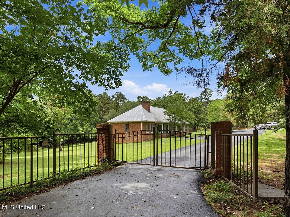 1st image of 217 Society Ridge Rd