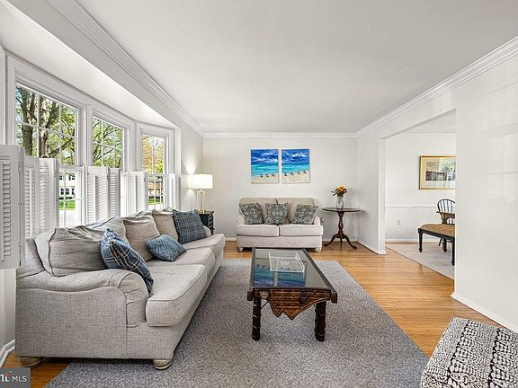4th image of 306 Vassar Dr