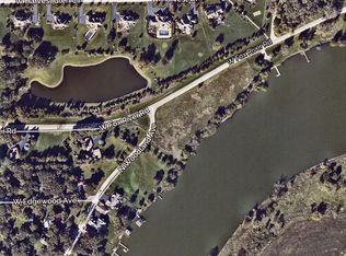 24493 N Woodland Ave, Cary, IL 60013