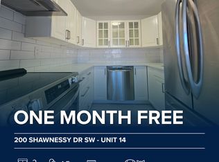 200 Shawnessy Dr SW, Calgary, AB T2Y1G8