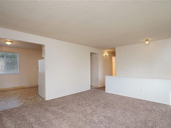 4th image of 13502 98th Avenue Ct E APT 1
