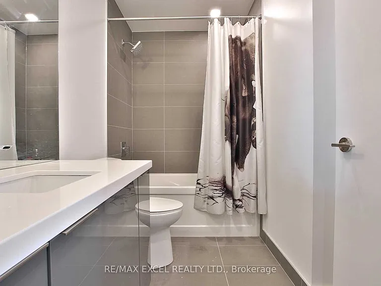 8 Eglinton Ave E #2407 — Photo 3