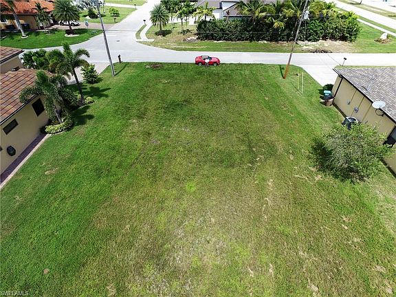 4th image of 2806 SW 44th Ter