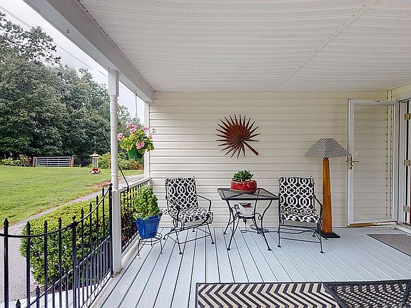 4th image of 189 Greystone Dr