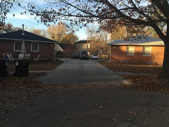 805 S 38th Street Ct, Lincoln, NE 68510
