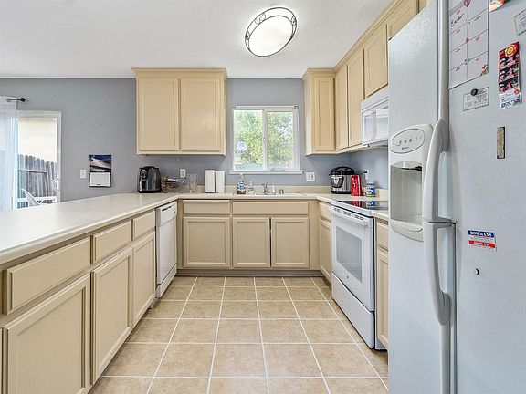 5th image of 3989 Wimbledon Dr