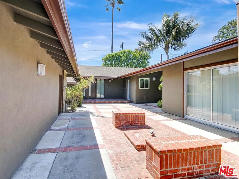 6763 Radlock Ave — Photo 3