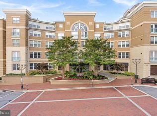 12000 Market St APT 457, Reston, VA 20190