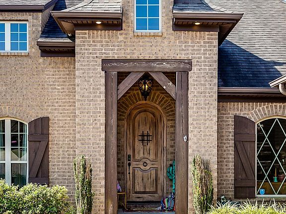5th image of 5238 Providence Cir