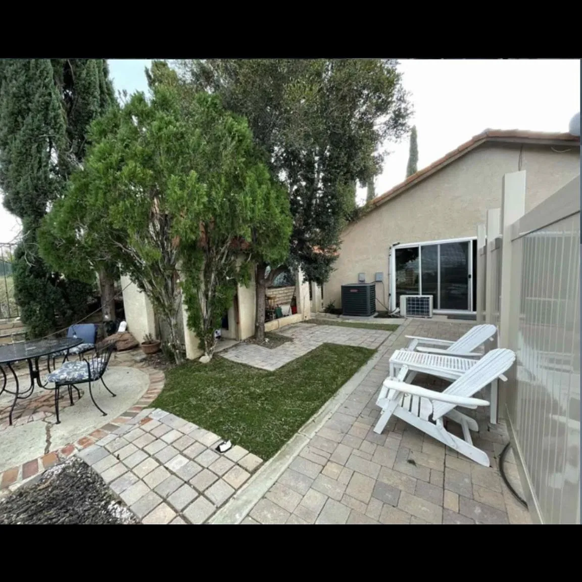12802 Woodley Ave — Photo 1