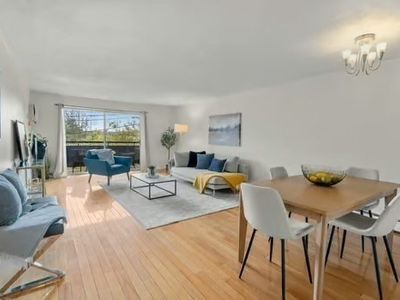 32 Whites Ave APT D33, Watertown, MA, 02472