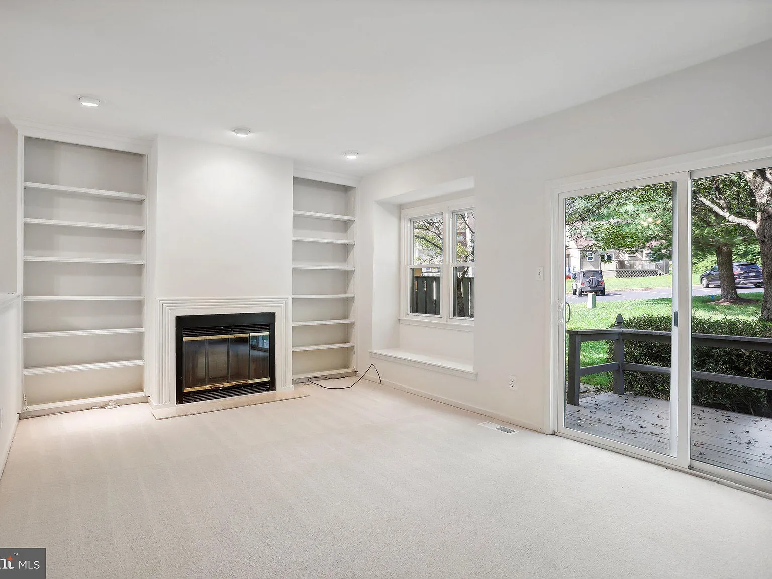 4 bed, 2.5 bath, 1644 sqft, $2,950 — Photo 3