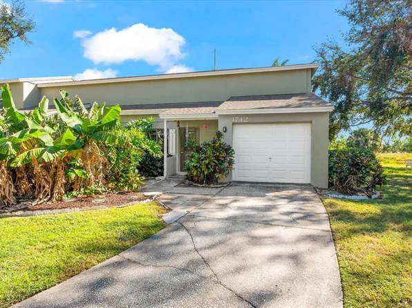 1742 Adams Cir S, Largo, FL 33771