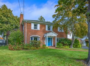 168 Mohawk Dr, West Hartford, CT 06117