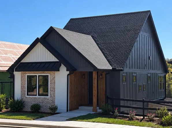 151 Martha Ave #3, Hendersonville, NC 28792