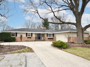 5600 S 121st St, Hales Corners, WI 53130