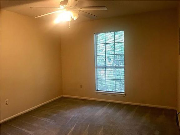 5th image of 1002 W University Ave