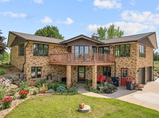 W5633 Hoge Rd, Fort Atkinson, WI 53538