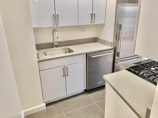 Rented by Olympia House Delaware LP | media 9