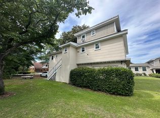 190 Rogers Rd APT C, Manteo, NC 27954