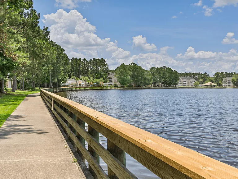 The Retreat at Grande Lake Apartments — Photo 9