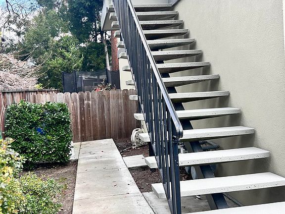 3rd image of 3620 Walnut St APT B