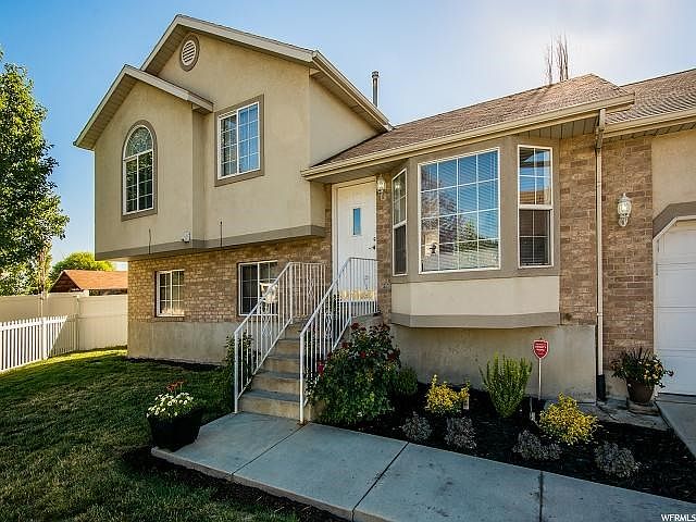 1st image of 927 N Sir Joseph Way