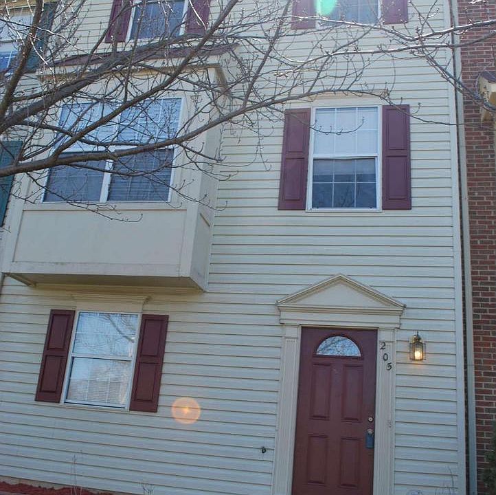 1st image of 205 Clint Ln