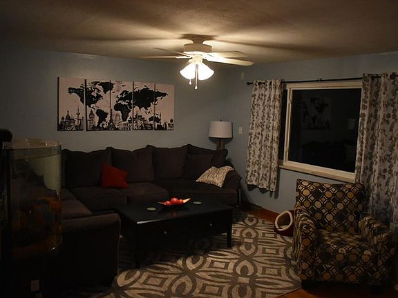3rd image of 913 Larriwood Ave