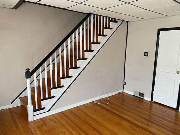 2nd image of 4016 Lawndale St