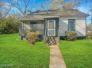 1392 Fort Hill St, Macon, GA 31217
