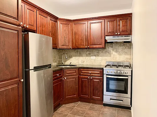 Rented by Chapoteau Real Estate Inc. | media 9