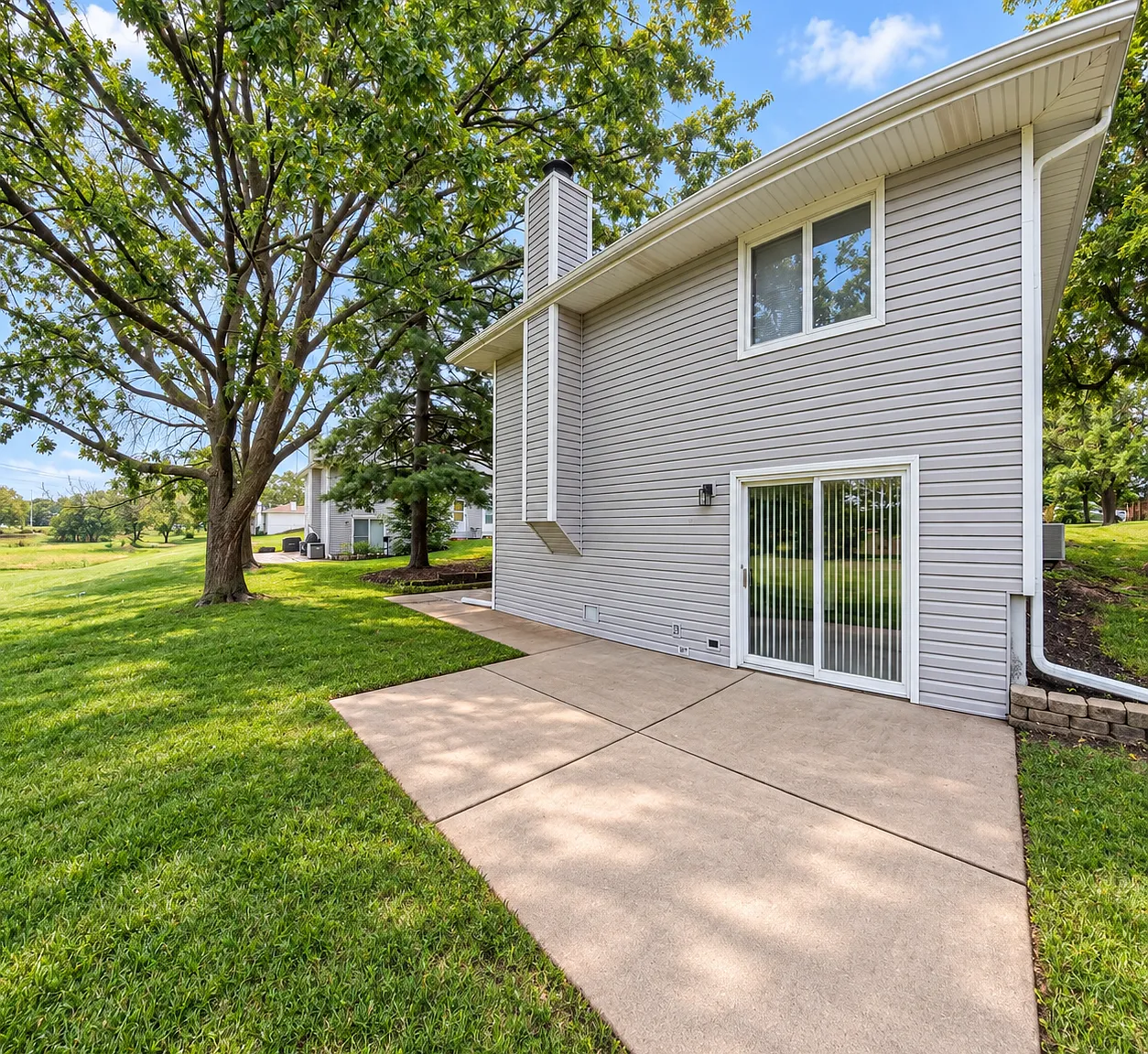 3 bed, $1,899 — Photo 3