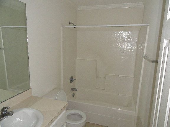 5th image of 1121 Crescent Meadows Dr