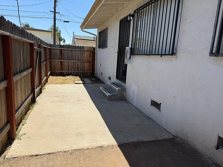 1329 E San Ramon Ave — Photo 22