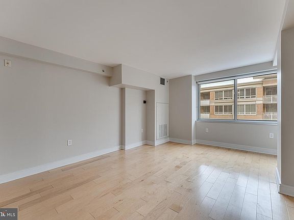 4th image of 800 4th St SW APT S418